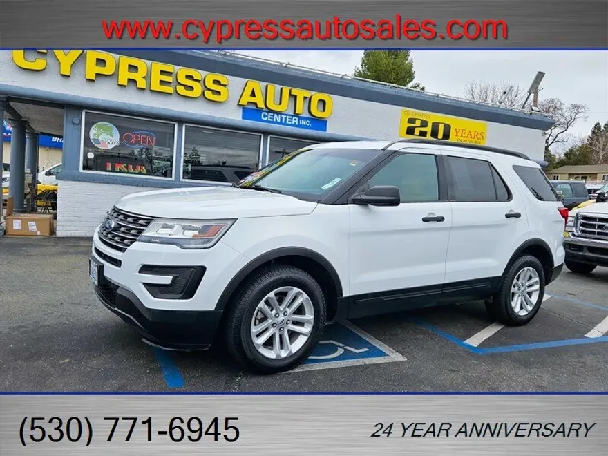 2017 Ford Explorer XLT photo 1