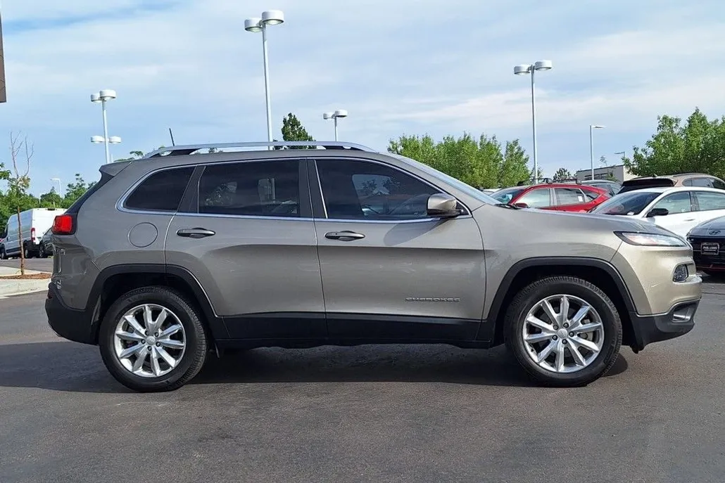 2017 Jeep Cherokee Limited photo 1