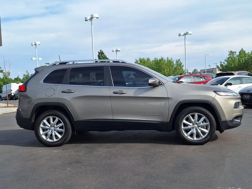 2017 Jeep Cherokee Limited photo 1