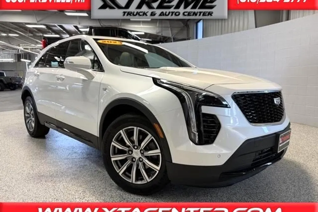 2023 Cadillac XT4 Sport photo 1