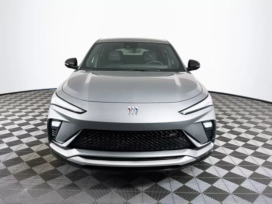 2025 Buick Envista ST photo 1