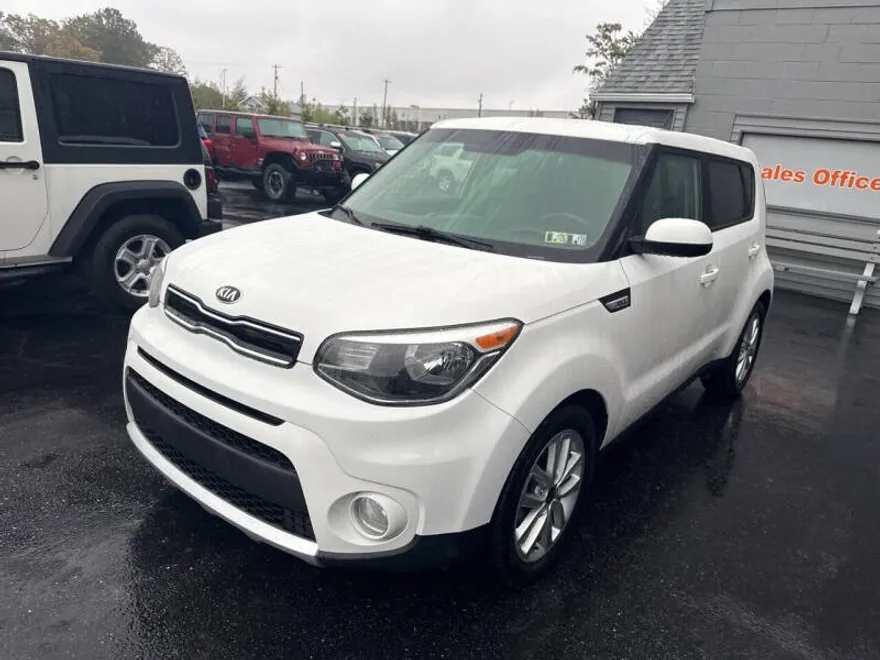 2017 Kia Soul Plus photo 1