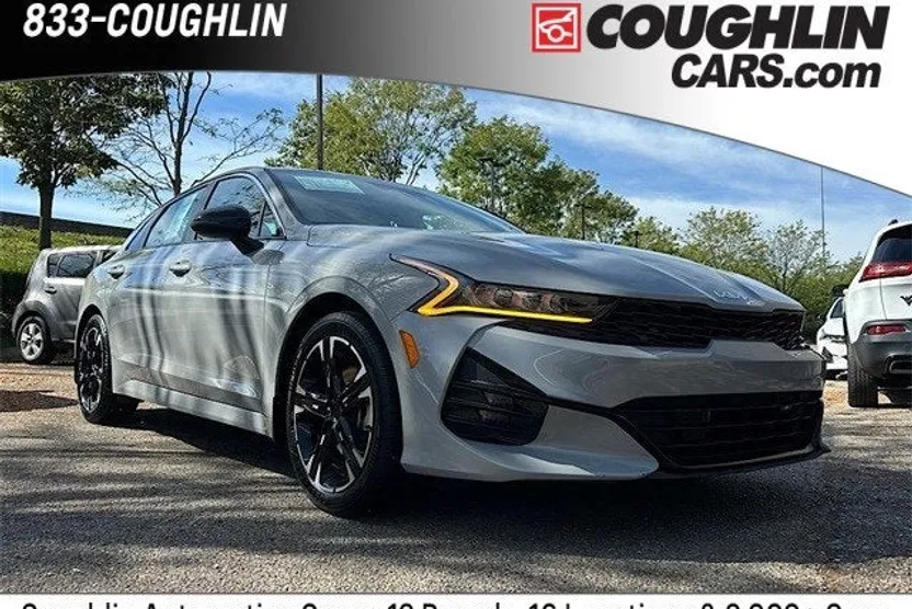 2022 Kia K5 GT-Line photo 1