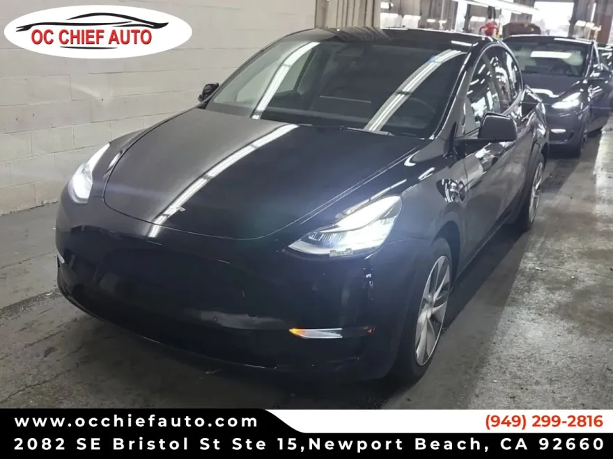 2022 Tesla Model Y Long Range photo 1