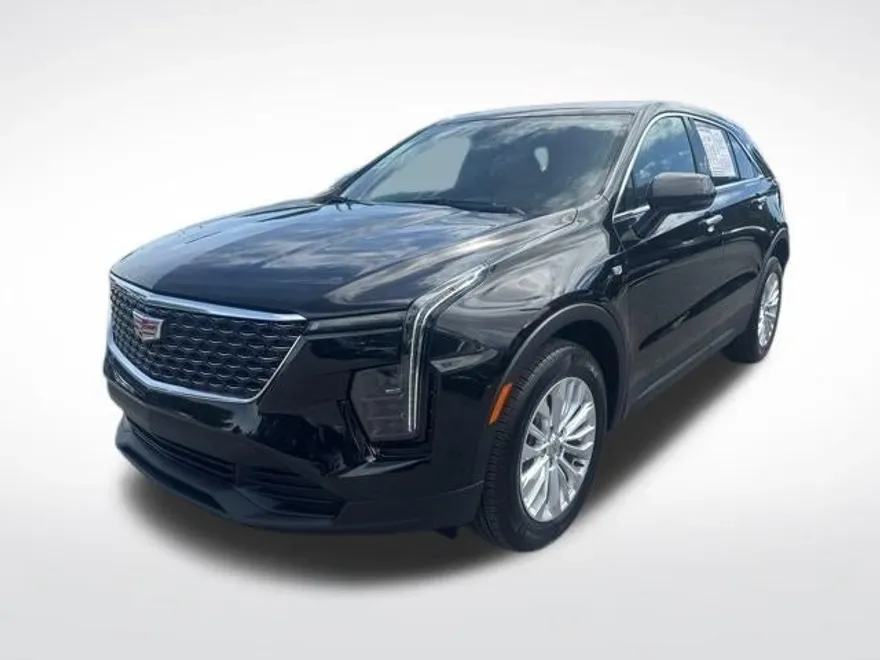 2024 Cadillac XT4 Luxury photo 1