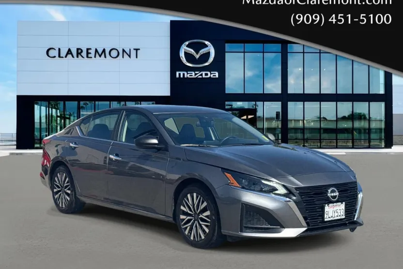2024 Nissan Altima 2.5 SV photo 1