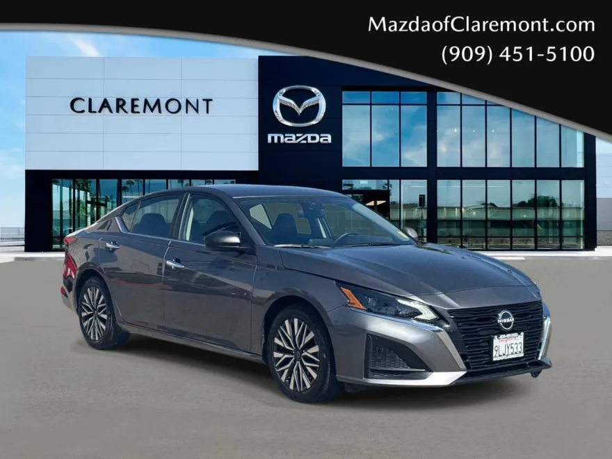 2024 Nissan Altima 2.5 SV photo 1