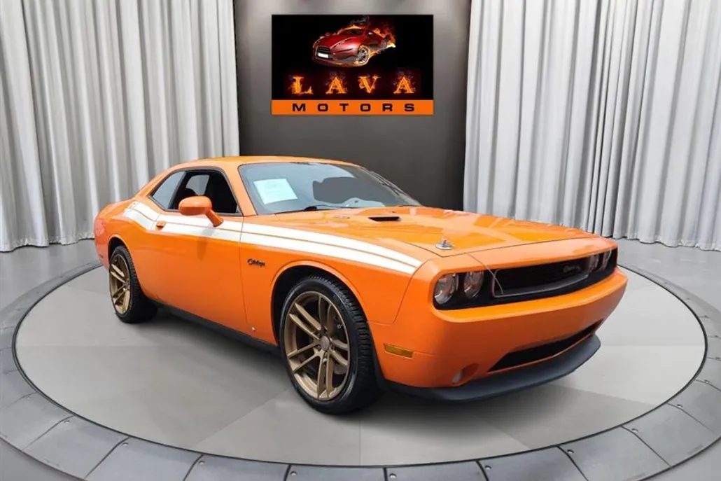 2014 Dodge Challenger R/T photo 1