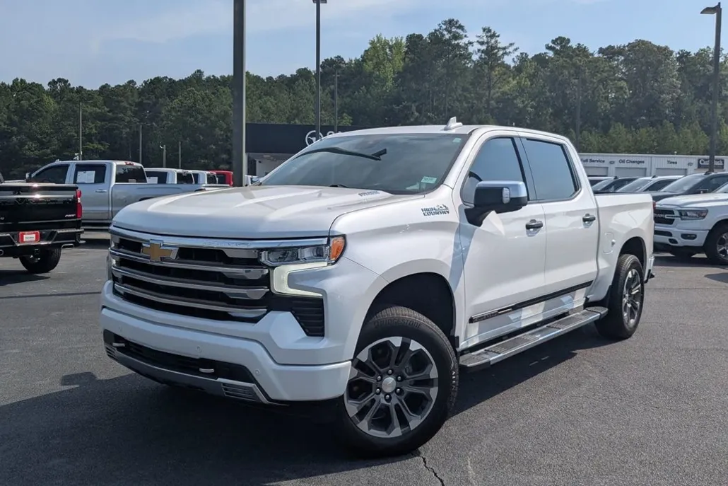 2022 Chevrolet Silverado 1500 High Country photo 1