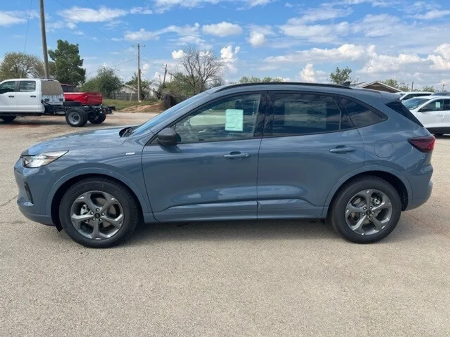 2024 Ford Escape Hybrid ST-Line photo 4