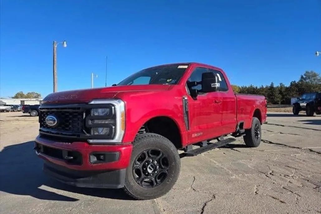2023 Ford F-350 XLT photo 1