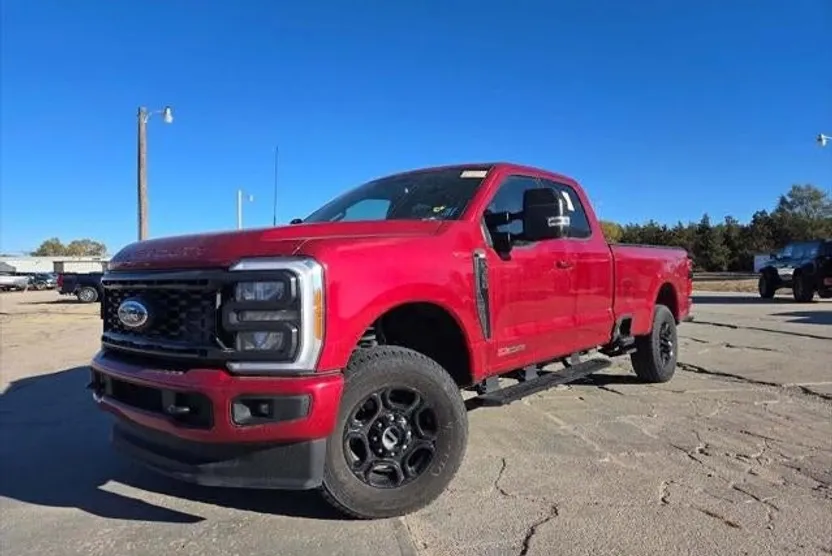 2023 Ford F-350 XLT photo 1