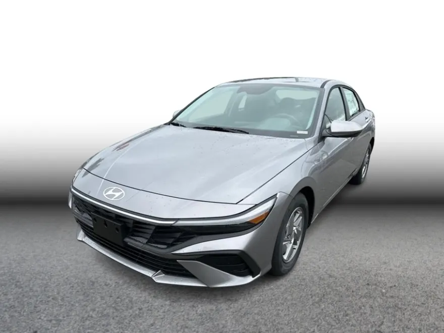 2025 Hyundai Elantra SE photo 1