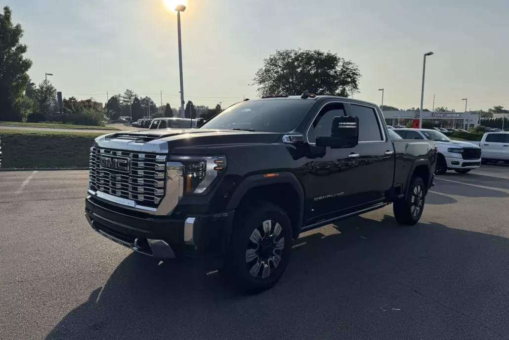 2024 Gmc Sierra 3500 HD Denali photo 1