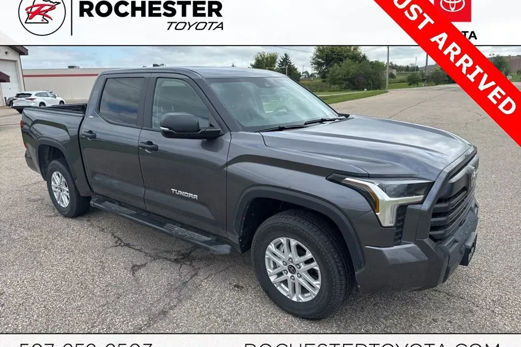 2024 Toyota Tundra SR5 photo 1