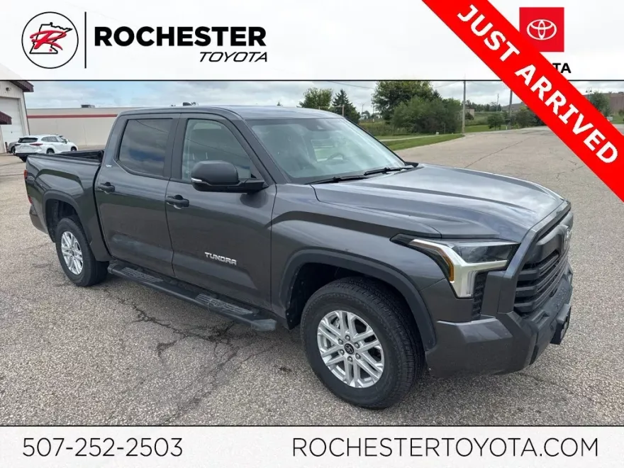 2024 Toyota Tundra SR5 photo 1