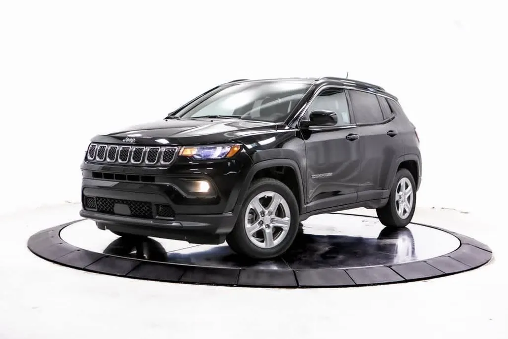 2023 Jeep Compass North Edition Latitude photo 1
