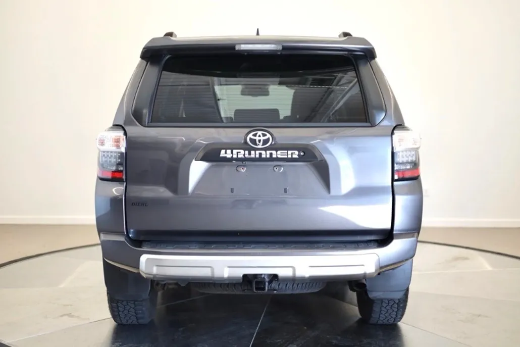 2019 Toyota 4Runner TRD Off-Road Premium photo 1