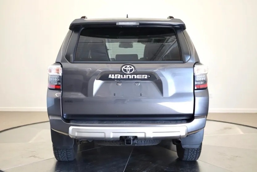 2019 Toyota 4Runner TRD Off-Road Premium photo 1