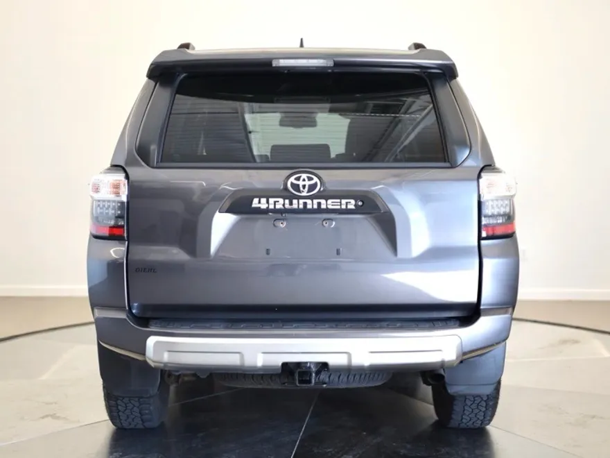 2019 Toyota 4Runner TRD Off-Road Premium photo 1