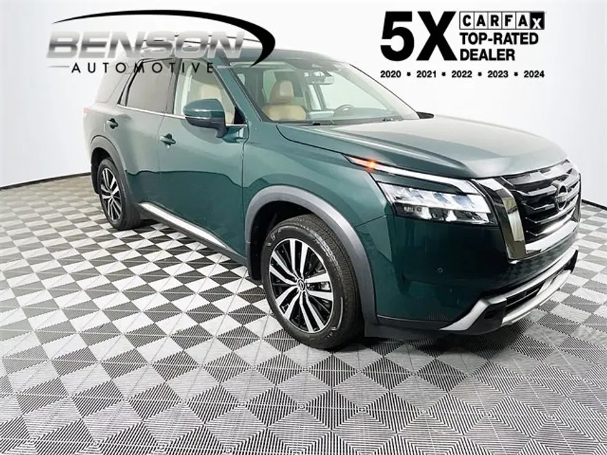 2023 Nissan Pathfinder Platinum photo 1