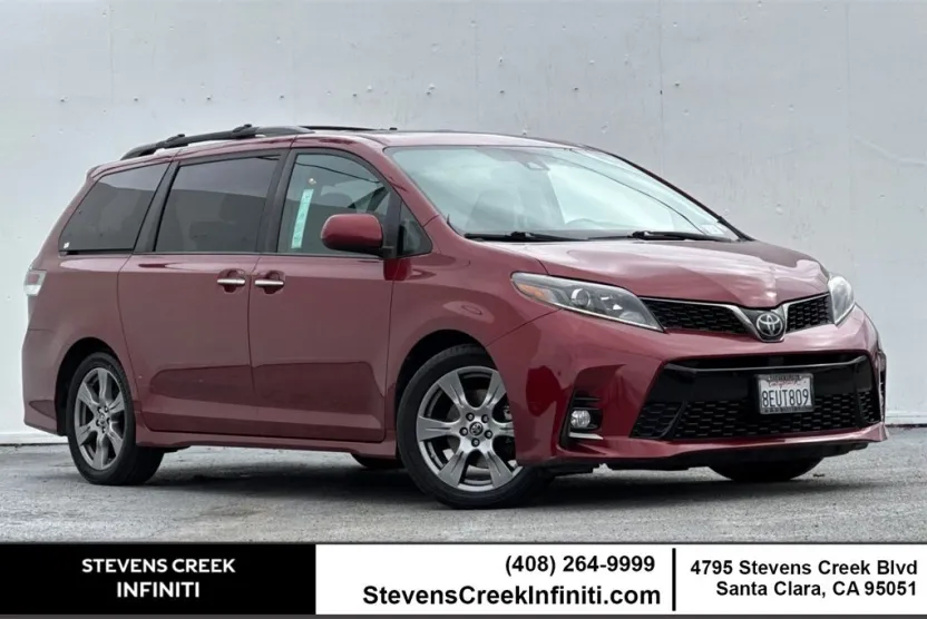 2018 Toyota Sienna SE Premium photo 1