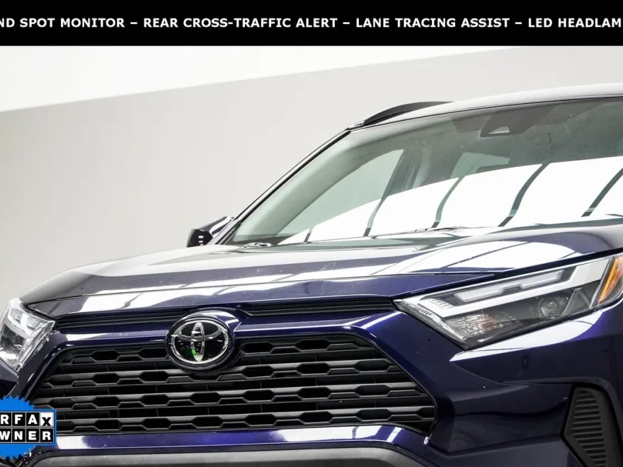2024 Toyota RAV4 XLE photo 2