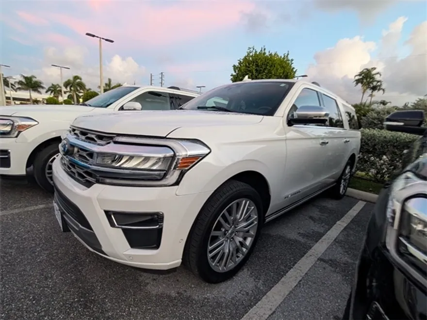 2024 Ford Expedition MAX Platinum photo 1