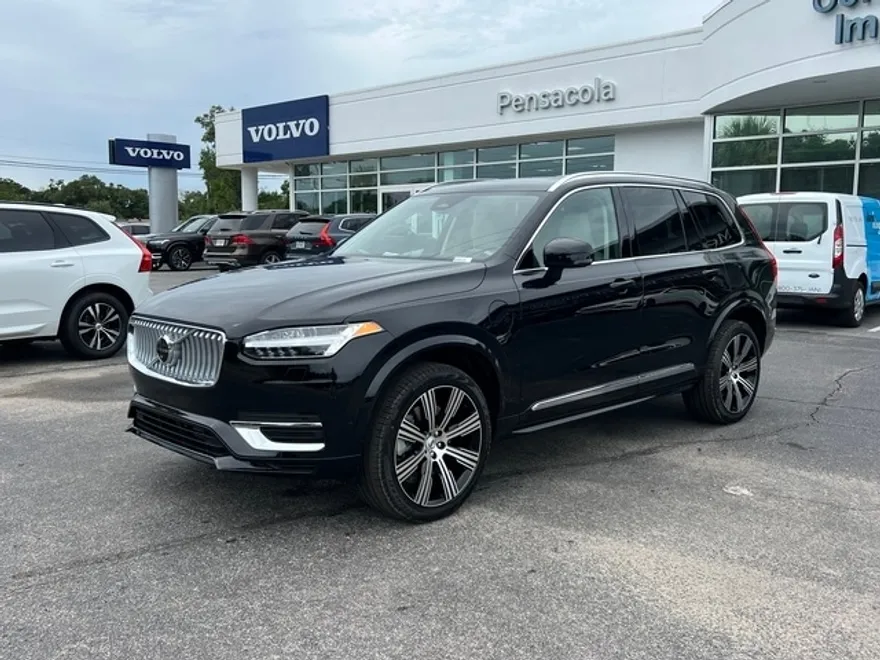2025 Volvo XC90 T8 Plus photo 1
