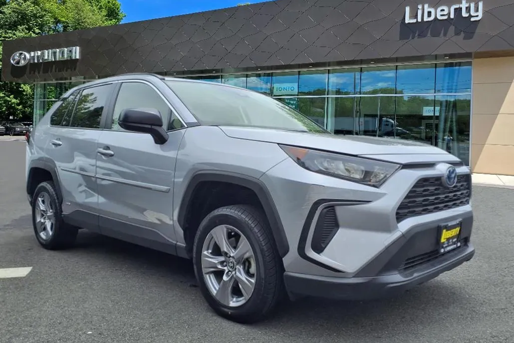 2022 Toyota RAV4 Hybrid LE photo 1