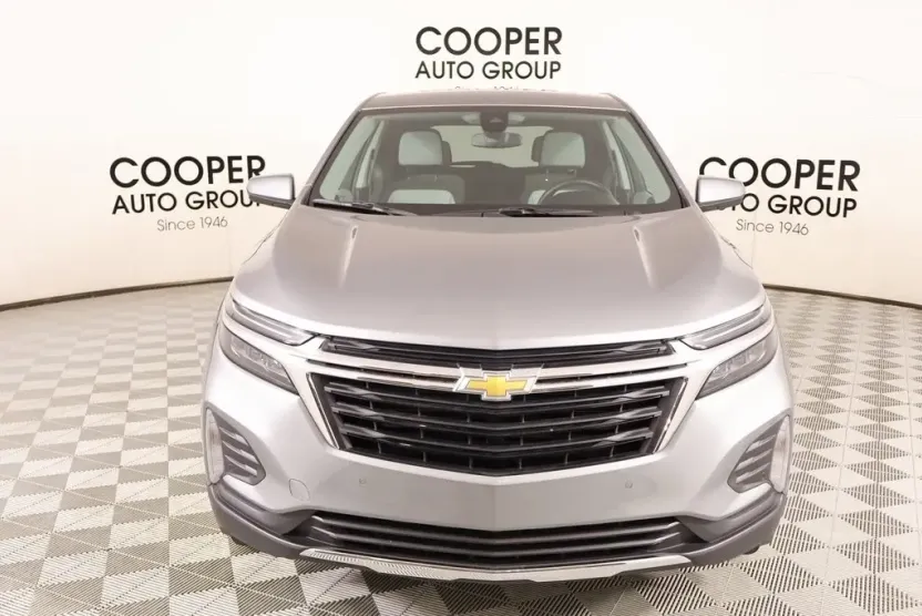 2023 Chevrolet Equinox LT photo 1