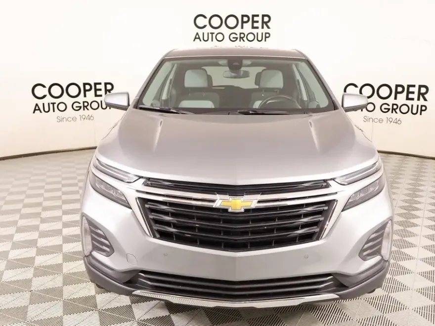2023 Chevrolet Equinox LT photo 1
