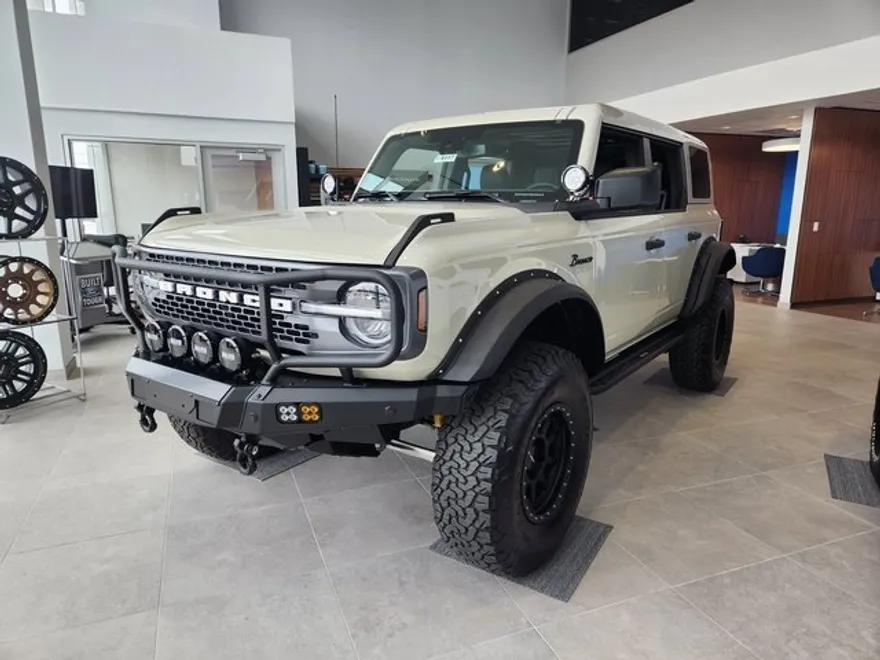 2025 Ford Bronco Badlands photo 1