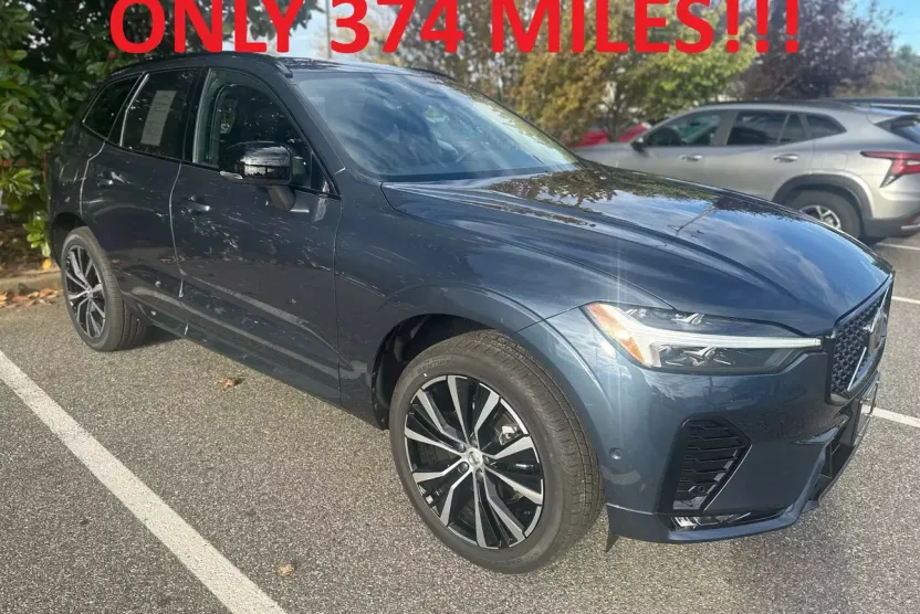 2025 Volvo XC60 B5 Plus photo 1