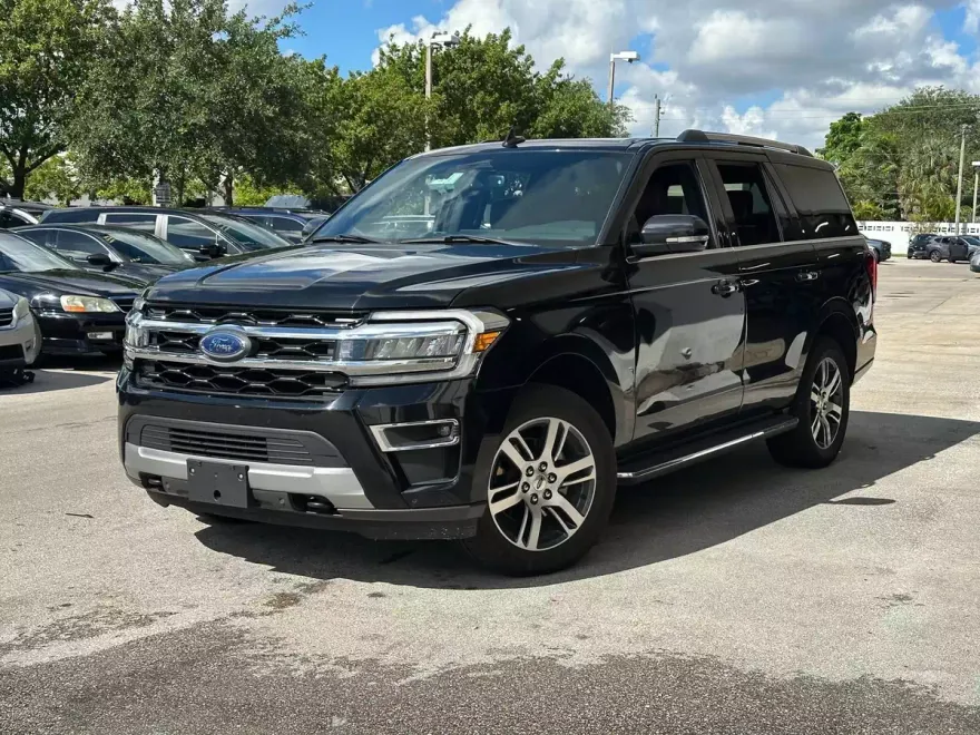 2022 Ford Expedition Limited photo 1
