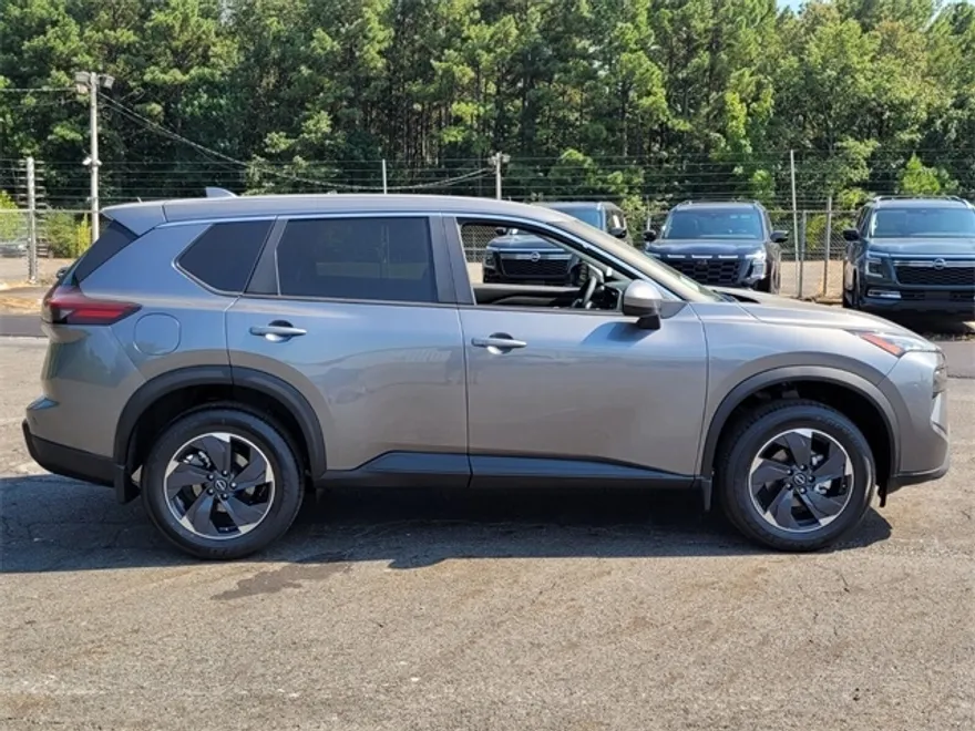 2025 Nissan Rogue SV photo 1