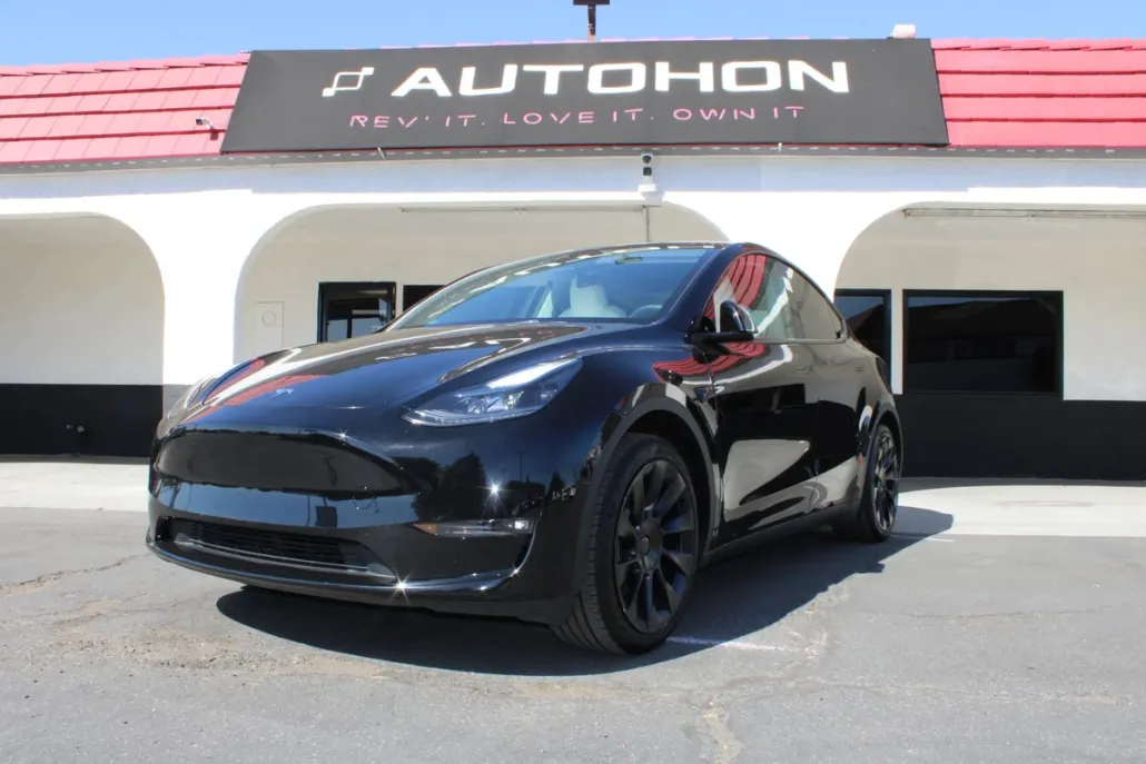 2024 Tesla Model Y Long Range photo 1