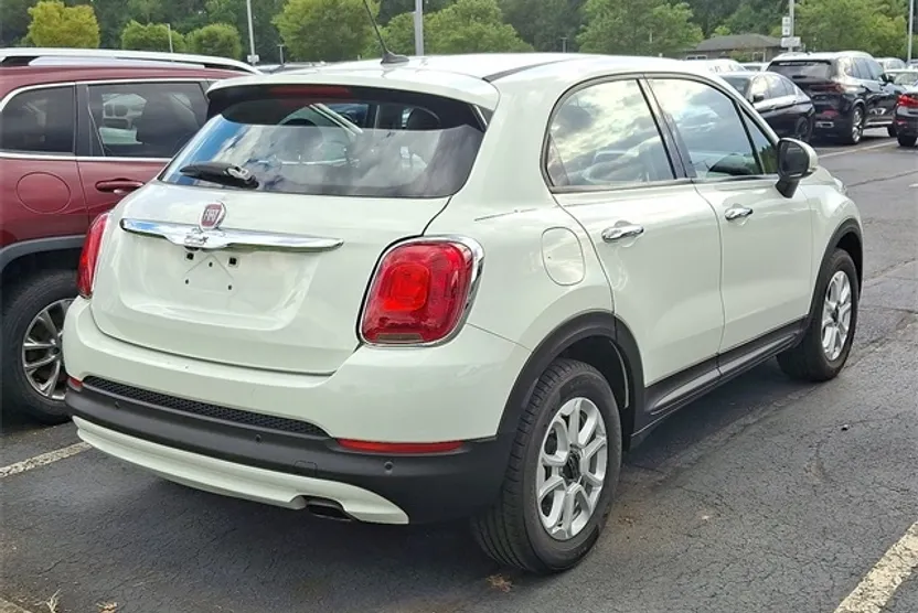 2017 Fiat 500X Pop photo 1