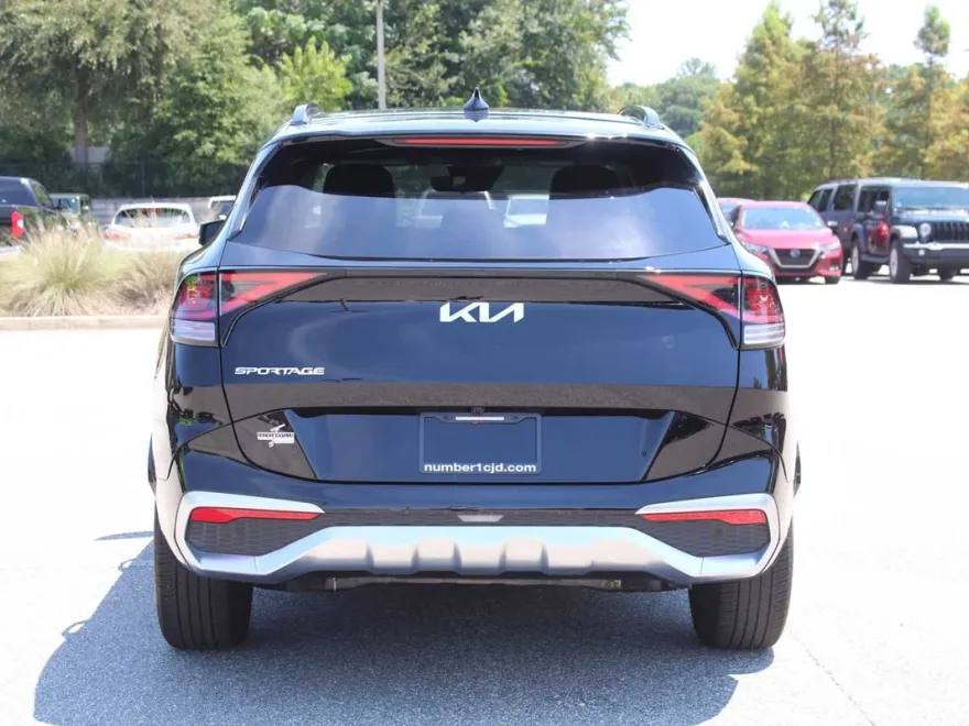 2025 Kia Sportage SX photo 1