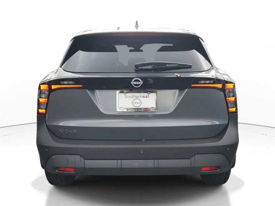 2025 Nissan Kicks SV photo 1