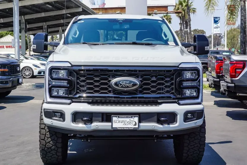 2025 Ford F-250 photo 1