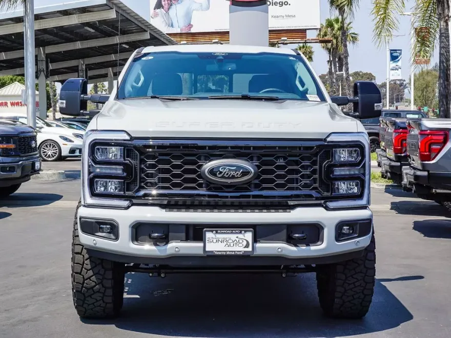 2025 Ford F-250 photo 1