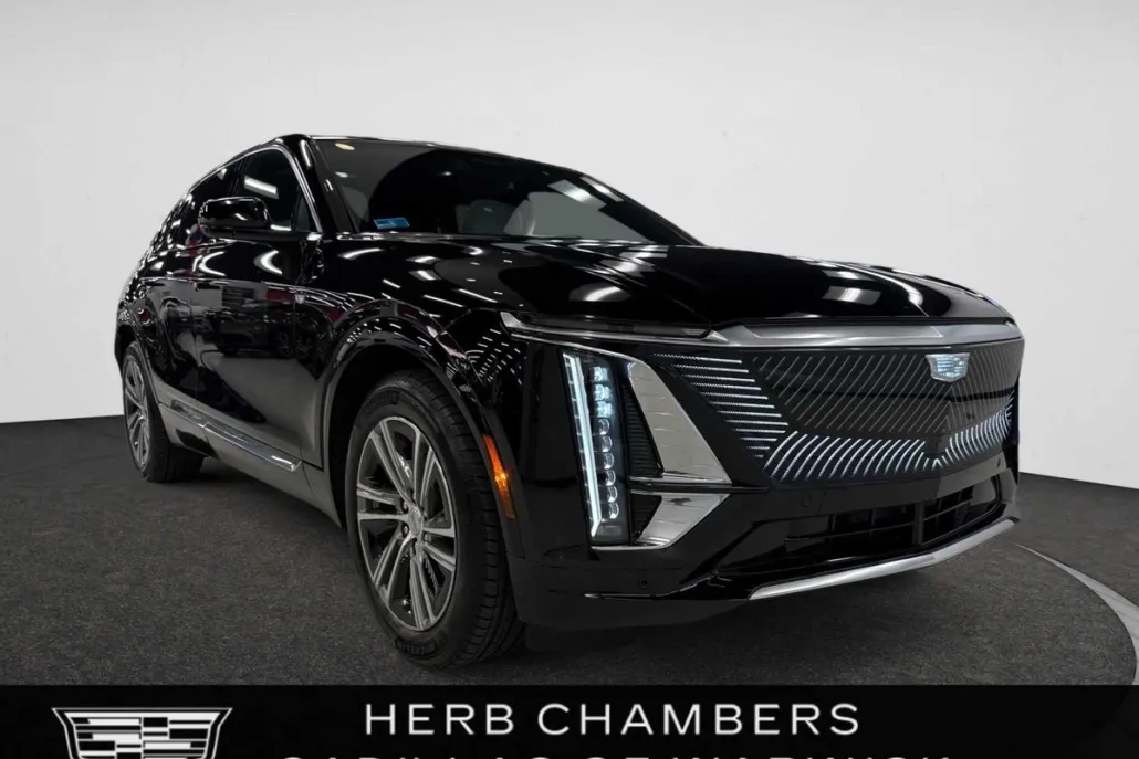 2024 Cadillac Lyriq Luxury photo 1