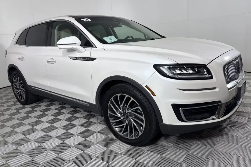 2019 Lincoln Nautilus Reserve photo 1
