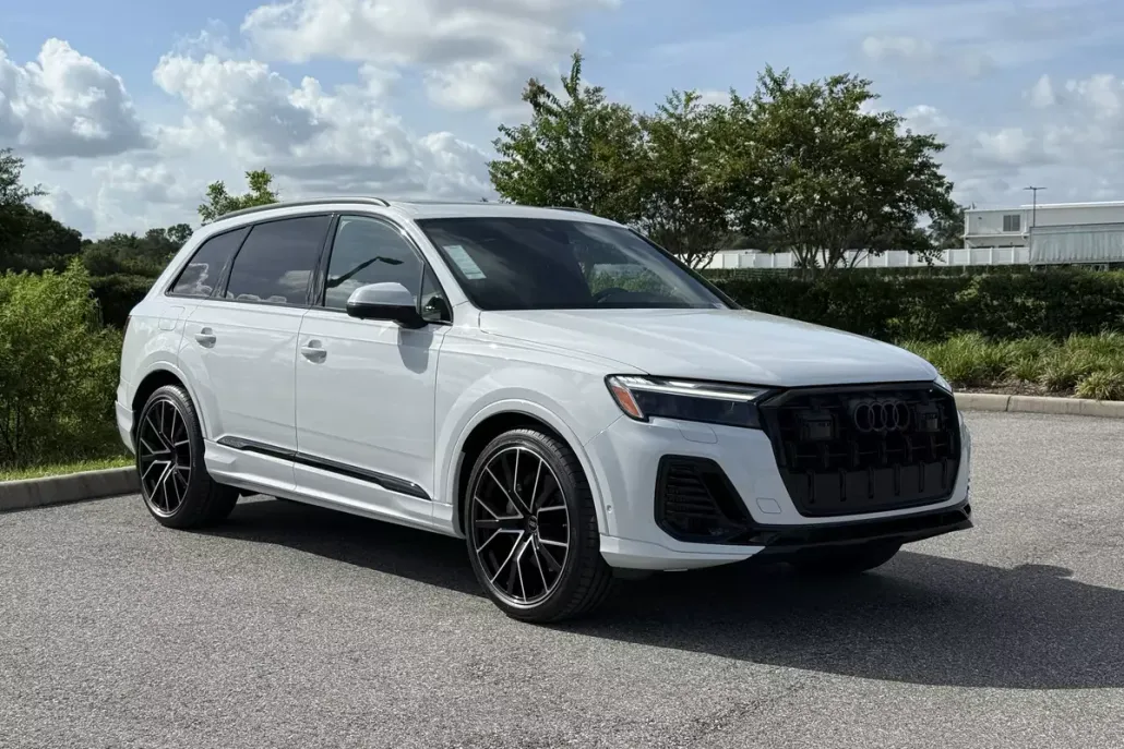 2025 Audi Q7 55 Premium Plus photo 1