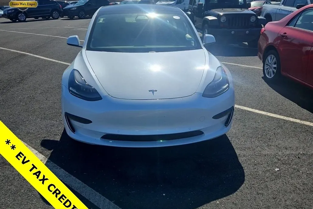 2021 Tesla Model 3 Standard Range Plus photo 1