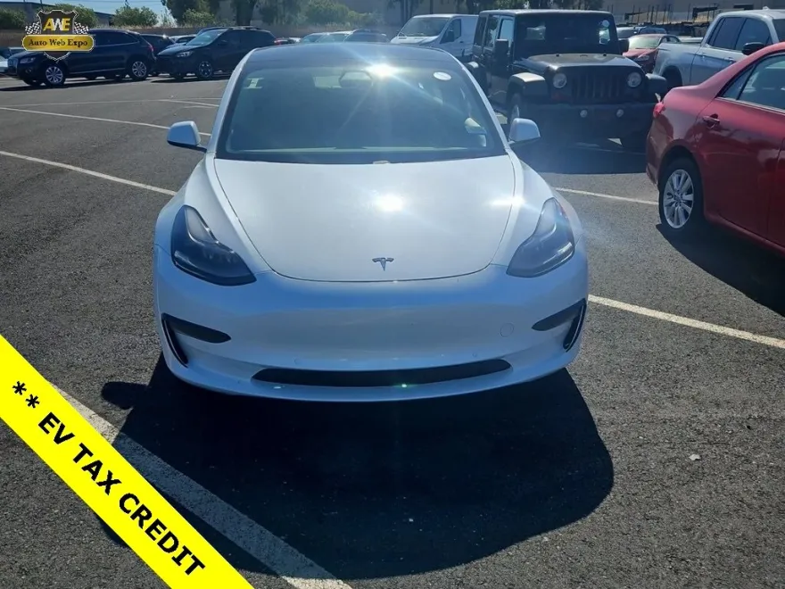 2021 Tesla Model 3 Standard Range Plus photo 1