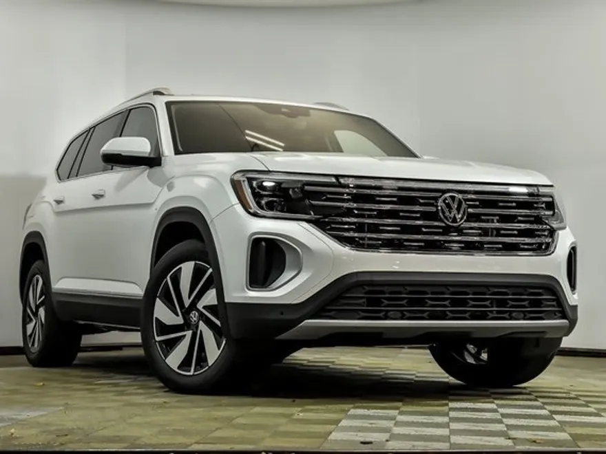 2024 Volkswagen Atlas SEL photo 1