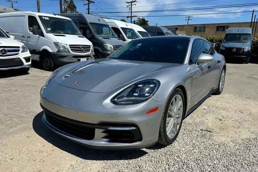 2018 Porsche Panamera E-Hybrid 4 photo 1