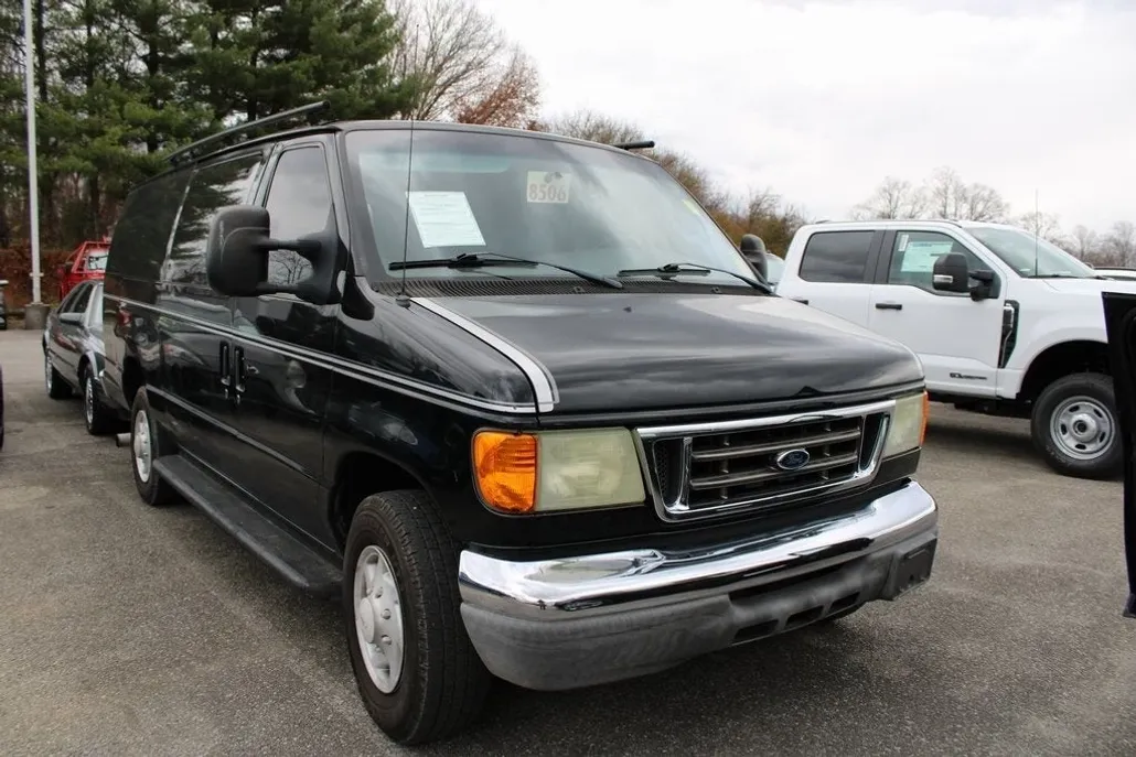 2007 Ford E-350 photo 1